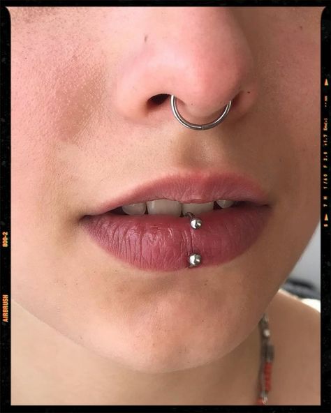 Labret Piercing Inspiration Labret Piercing Hoop, Stacked Septum, Labret Piercing Jewelry, Labret Piercing Ring, Bed Routine, Piercing Aesthetic, Vertical Labret Piercing, Piercing Inspiration, Lip Piercing Jewelry