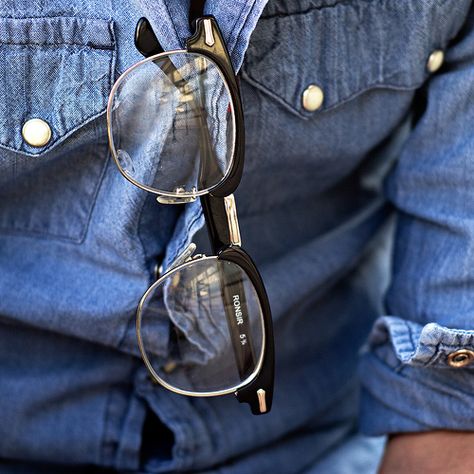 denim and glasses Classic Wayframe Glasses Men, Denim Men, Stylish Man, Ray Ban Wayfarer, Four Eyes, Ray Ban Aviator, Dapper Style, Mens Glasses, Ray Ban Sunglasses