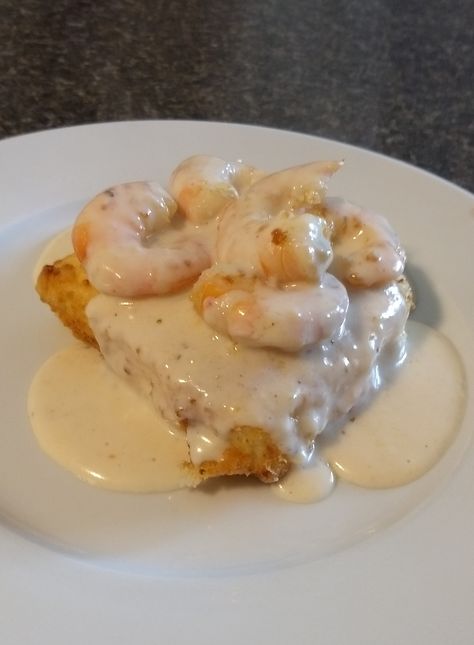 Waffle Wings, Fried Grits Recipe, Baked Cheese Grits, Fried Grits, New Orleans Brunch, Cheese Grits Recipe, Grits Recipes, Grit Cakes, Bacon Gravy