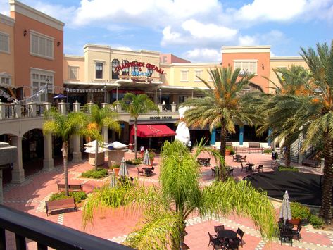 Channelside Bay Plaza features a unique mix of retail, dining and entertainment. From fine dining to fast dancing, movies to margaritas, wonderful shopping and more, Channelside Bay Plaza has it all. Located 1 mile from Hyatt Regency Tampa. Dancing Movies, Tampa Nightlife, Ybor City Tampa Things To Do, Hyde Park Tampa, Hyde Park Village, Ybor City Tampa, Bayshore Blvd Tampa, Dealy Plaza Dallas, Floating Restaurant