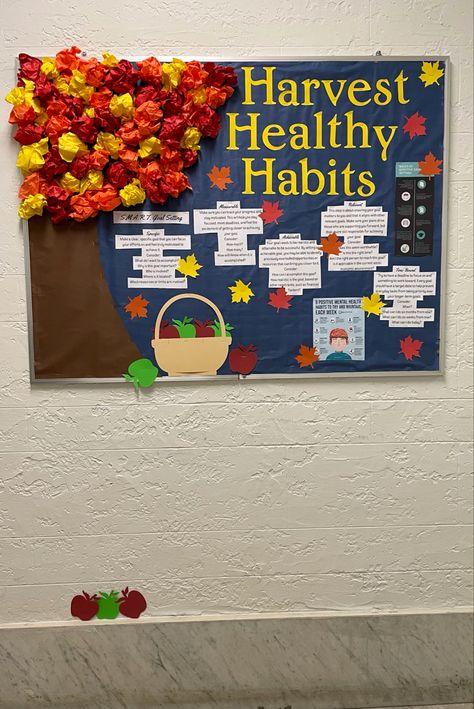 Fall-inspired goal setting bulletin board! Fall Wellness Bulletin Board, Fall Nutrition Bulletin Board Ideas, Fall Counselor Bulletin Boards, Fall Health Bulletin Board Ideas, Ra Bulletin Board November, November Health Bulletin Boards, Bultin Boards Ideas Classroom, Fall Inspired Bulletin Boards, Ra Bulletin Boards Fall November