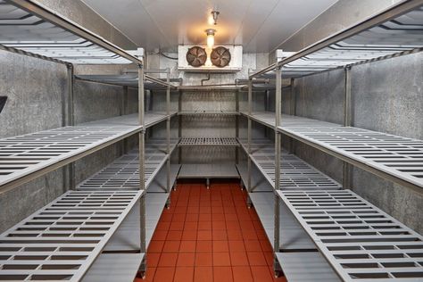 Pizzeria Design, Restaurant Kitchen Design, Bar Restaurant Design, Commercial Kitchen Design, Walk In Freezer, Architecture Restaurant, Bakery Interior, Bakery Kitchen, Industrial Kitchen Design