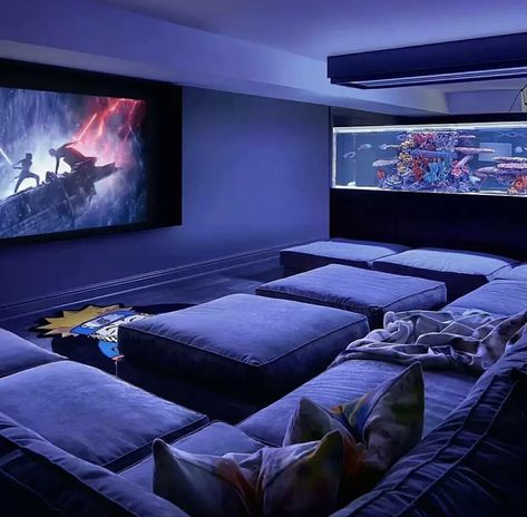 Home Cenima Room Design, Movie Room Couch, Small Home Cinema, Chill Room Ideas Lounges, Cinema Room Ideas, Basement Theater Room, Small Cinema Room, Theater Room Ideas, Small Home Theater Rooms