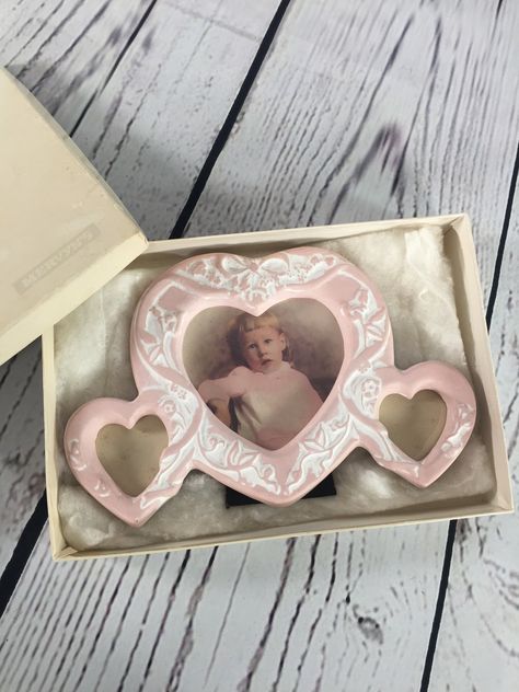 "Vintage, Shabby Chic Ceramic Pink/ White Photo Frame H 5\" W 8\"" White Photo Frame, Pinterest Room, Bedroom Design Trends, White Photo Frames, Girly Decor, Photo Frame Design, Wedding Picture Frames, Wedding Picture, Cute Room Decor