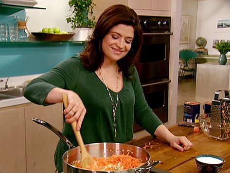 My Mother's Marinara Sauce Recipe : Alex Guarnaschelli : Food Network Meat Sauces, Tomato Sauces, Food Sauces, Italian Entrees, Dinner Specials, Alex Guarnaschelli, Food Network Chefs, Marinara Sauce Recipe, Edible Creations