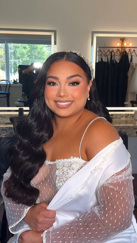 Filipino Wedding Makeup The Bride, Black Bridal Makeup Wedding Day, Bridesmaid Makeup Round Face, Engagement Make Up, Bride Makeup Black Women, Wedding Makeup For Brown Skin, Bridal Makeup Round Face, Latina Wedding Makeup, Elegant Bridal Makeup Brown Eyes