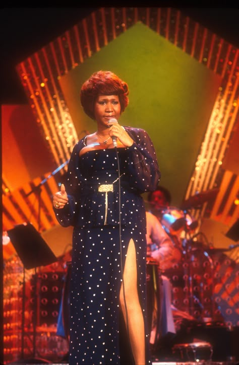 R.I.P. Aretha Franklin, Who Had Style to Match Her Soul Photos | W Magazine Iconic Music Photos, Soul Singer Aesthetic, 70s Soul, Soul Outfit, Aretha Franklin Costume, Soul Music Aesthetic, Aretha Franklin Outfits, Aretha Franklin Aesthetic, Aretha Franklin 70s