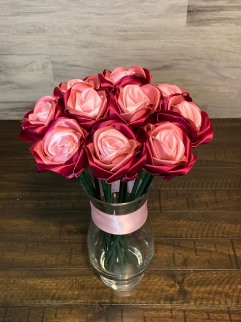 Ribbon Roses Arrangement, Ribbon Rose Centerpiece, Mother’s Day Eternal Roses, Eternal Roses Diy, Satin Ribbon Flowers Bouquet, Ribbon Ramos, Ribbon Roses Bouquet, Ribbon Bouquets, Ribbon Rose Bouquet