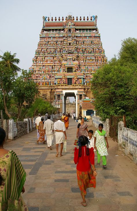 Chidambaram Temple, Chidambaram, Tamil Nadu Tamil Nadu Temples, Tamil Nadu Aesthetic, Chidambaram Temple, Temple India, Sacred Groves, Indian Temple Architecture, India Architecture, Hindu Temples, Temple Photography