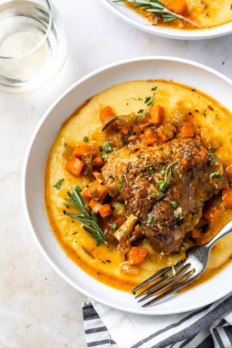 Can't find veal shanks? Try using pork instead! This slow braised pork osso bucco recipe is exactly what a pork shank needs and you'll still get those traditional osso buco flavors. Osso Bucco Recipe Pork, Pork Osso Bucco, Pork Osso Bucco Recipe, Pork Shanks Recipe, Pork Shanks, Braised Dishes, Osso Bucco Recipe, Shanks Recipe, Pork Shank