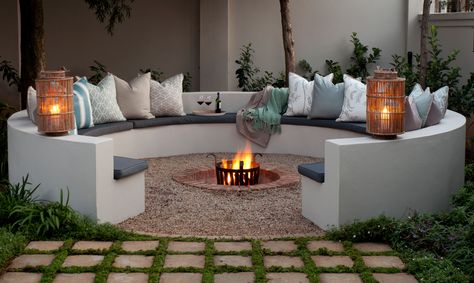 Boma Fire Pit Ideas, Outdoor Lapa Ideas, Outdoor Boma Ideas, Outdoor Boma Ideas Backyard Fire Pits, Boma Ideas Fire Pits, Round Built In Fire Pit, Boma Ideas Fire Pits South Africa, Round Boma Ideas Fire Pits, Seating Firepit