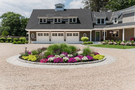 Circular Driveway Ideas Farmhouse, Front Yard Circular Driveway Landscaping, Front Circle Driveway Ideas, Circular Driveway Ideas Front Yards, Driveway Circle Landscaping, Circle Driveway Landscaping Ideas, Circular Driveway Landscaping Ideas, Circle Driveway Ideas Front Yards, Acreage Landscaping Driveway Entrance