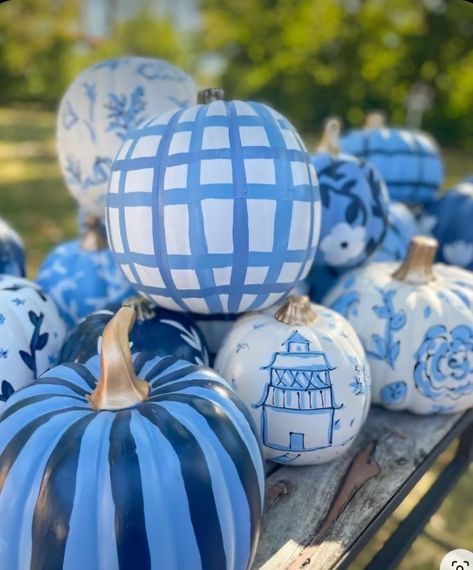 Pumpkin Painting Ideas Preppy, Chinoiserie Halloween, Blue Pumpkin Painting, Blue Halloween Party, Blue And Orange Fall Decor, Blue And White Fall Decor, Blue And White Pumpkins, Fall Watercolors, Blue Is My Favorite Color