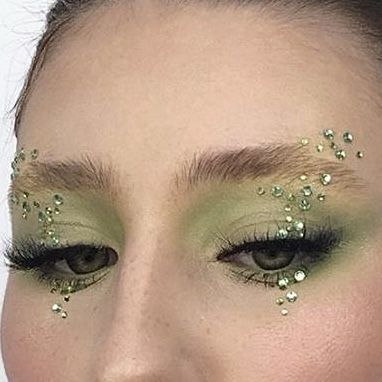 Makeup Verde, Beauty Moodboard, Aesthetic Grwm, Eyeliner Eyelashes, Bold Eyeshadow, Maquillage On Fleek, 20 Makeup, Mekap Mata, Rhinestone Makeup