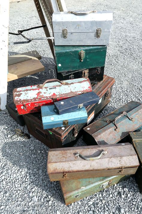 Old metal toolboxes at The Olde Farmhouse Vintage Market / funkyjunkinteriors.net Matco Tool Box, Old Tool Boxes, Metal Storage Bins, Diy Suitcase, Tool Box Diy, Old Cabins, Metal Tool Box, Swan Decor, Farmhouse Vintage