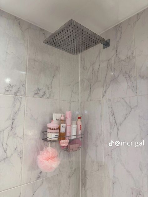 Shower Asthetic Pic, Everything Shower Aesthetic, Shower Goals, Aesthetic Bath, School Vibes, Girls Diary, Bath And Body Care, Makeup Room, Girl Shower