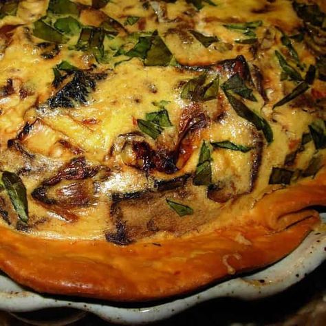 Autumn Quiche Recipe, Mushroom Quiche Recipes Crustless, Quiche Mushroom, Mushroom Gruyere Quiche, Mushroom Gruyere, Mushroom And Onion Quiche, Spinach And Mushroom Quiche Crustless, Gruyere Quiche, Tomato Quiche