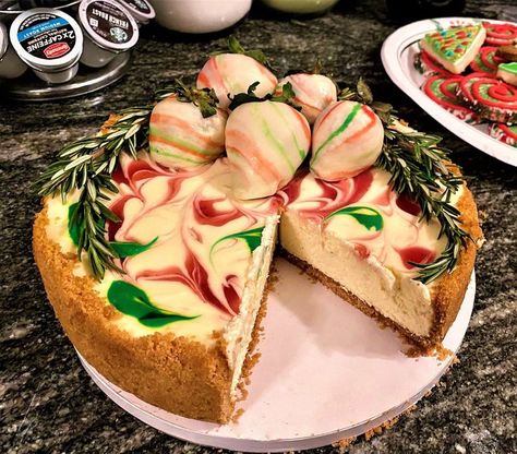 This cheesecake was for a Christmas party. Top of cheesecake has red & green swirls. Strawberries are dipped in white chocolate with red & green swirls. Cheesecake With Strawberries, Christmas Cheesecake, Christmas Tips, Holiday Tips, Christmas Foods, Strawberry Cheesecake, White Chocolate, Camembert Cheese, Christmas Food