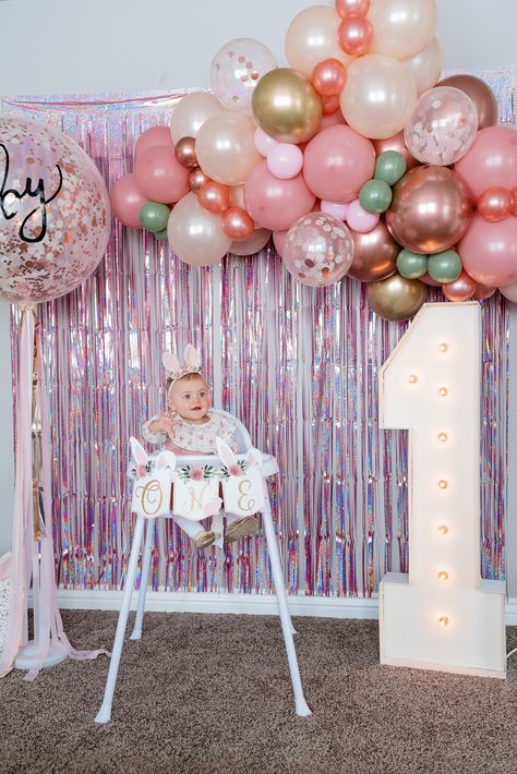 1st Birthday Party Diy Decorations, Pink One Year Old Birthday Party, One Year Baby Girl Birthday Decorations, First Bday Decoration Ideas, Bunny Theme 1st Birthday Party, 1 Birthday Decoration Ideas Girl, Baloon Decorations First Birthday, 1st Birthday Pink Theme, Birthday Ideas For Baby Girl 1st