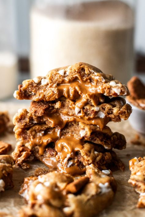 These soft cookie butter cookies are stuffed with crushed Biscoff cookies and gooey white chocolate chips with molten cookie butter centers and crisp chewy edges. They're unbelievably vegan and dairy free too! Vegan Cookie Butter, Cookie Butter Cookies, Banana Diaries, Butter Sugar Cookies, Vegan White Chocolate, Biscoff Cookie Butter, Breakfast Bread Recipes, Biscoff Cookies, Cookies Vegan