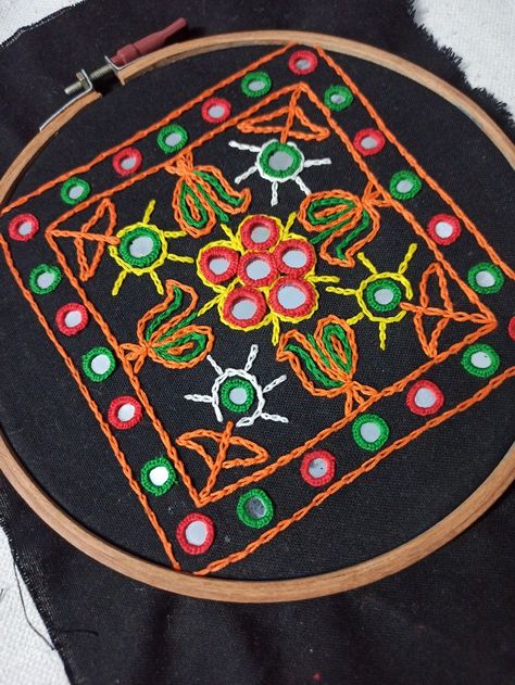 Kuch Embroidery Designs, Rajasthani Mirror Work Embroidery Motifs, Flat Embroidery Design, Gujrat Embroidery Motifs, Gujarat Embroidery Motifs, Mochi Bharat Embroidery Motifs, Mochi Bharat Embroidery, Kutch Embroidery Motifs Mirror Work, Kutch Embroidery Motifs Traditional