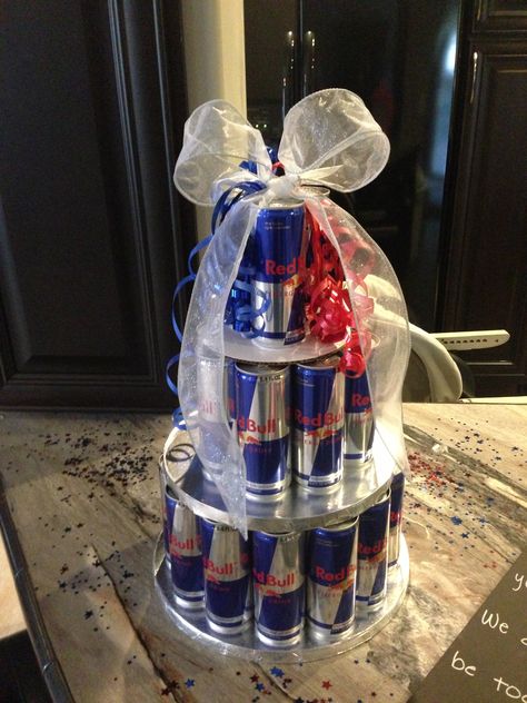 I really want a cake like this!!! Red Bull Cake, Birthday Beer Cake, Cake For Boyfriend, Birthday Present For Boyfriend, Cake In A Can, Father Birthday Gifts, Boyfriends Mom Gifts, Beer Cake, Red Cake