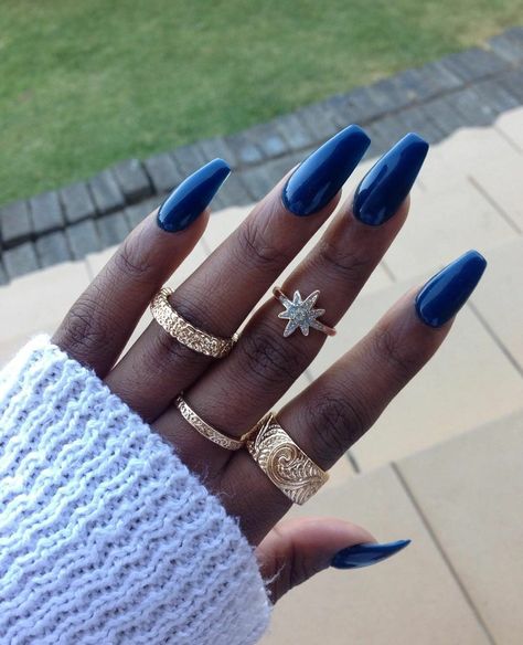 Dark Skin Manicure, Emerald Nails, Makeup Hacks Beauty Secrets, Colors For Dark Skin, Skin Hand, Blue Nail, Dark Nails, Summer Nails Colors, Diy Beauty Hacks