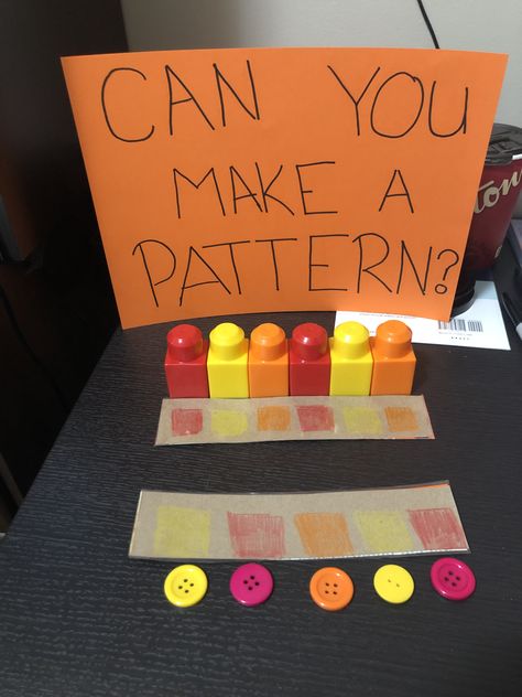 Homemade patterning activity. Using cardboard and buttons. Great for preschool age, use simple and complex patterns. Start with abab patterns and move up in complexity as children levels advance. Simple Pattern Activities For Preschool, Pattern Ideas For Preschoolers, Ordering Activities Preschool, Abab Patterns Preschool, Prek Pattern Activities, High Scope Large Group Activities, Pattern Eyfs Activities, Ab Patterns Preschool, High Scope Small Group Activities