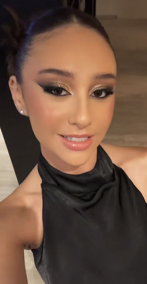 Simple Eye Makeup For Black Dress, Prom Black Dress Makeup, Perfect Smokey Eye, Hoco Makeup For Black Dress, Prom Makeup Black And Silver, Black Liner Makeup Looks, Make Up For A Black Dress Ideas, Glam Makeup For Black Dress, Formal Makeup Black Dress