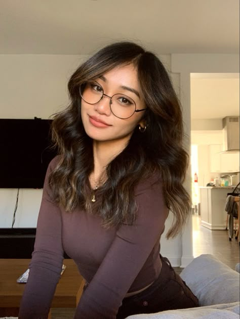 IG: hangtw Looks With Glasses, Hairstyle With Glasses, Girls Wearing Glasses, Hang Nguyen, Trendy Hairstyle, Wearing Glasses, Curtain Bangs, Face Shape, Hair Colour