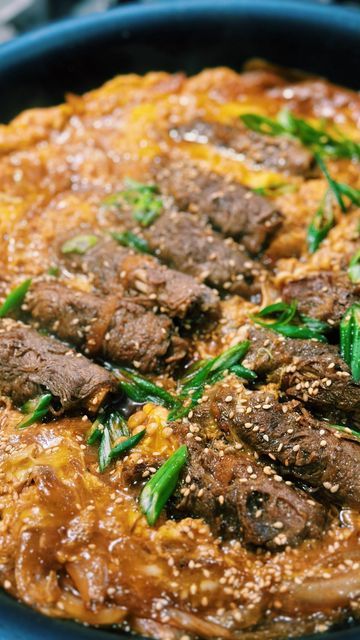 Sliced Beef Recipes, Enoki Mushroom Recipe, Beef Rolls, Asian Greens, Tiffy Cooks, Beef Wraps, Japanese Beef, Beef Roll, Beef Rice