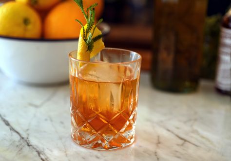 Honey Cocktail, Bourbon Old Fashioned, Lavender Cocktail, Bourbon Cocktail Recipe, Old Fashion Cocktail Recipe, Cocktail Recipes Whiskey, Meals To Cook, Whisky Cocktails, Lavender Syrup