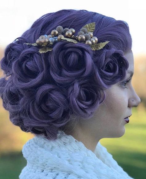 Purple hair Reddish Purple Hair, Спонж Beauty Blender, Braut Make-up, Fantasy Hair, Silk Hair, Hair Reference, Synthetic Lace Front Wigs, Hair Art, Hair Dos