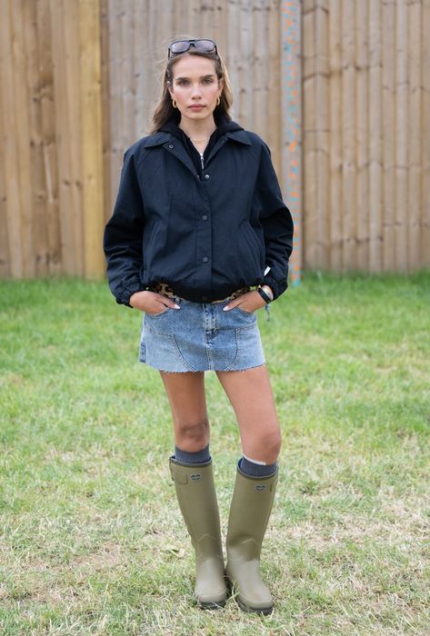 See All The Best Celebrity Festival Style At Glastonbury 2024 | British Vogue Le Chameau Wellies, Olivia Dean, Daisy Edgar Jones, Venus And Serena Williams, Lila Moss, Rain Outfit, Jimmy Choo Boots, Hunter Wellies, Summer Black Dress