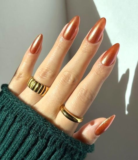 Bronze chrome nails. Chrime Nails, Chrome Nail Colors, Pretty Short Nails, Chic Nail Designs, Orange Nail Designs, Chrome Nails Designs, Vintage Nails, Ombre Acrylic Nails, Nails Only