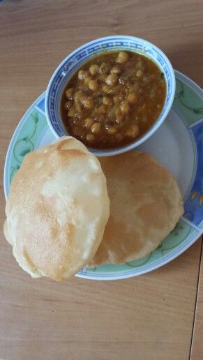 Chola Bhatura.... Chola Bhatura Recipe, Bhatura Recipe, Indian Food Photography, Indian Foods, Unique Food, Delicacy Food, Cute Selfies, Driving Pictures