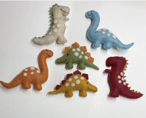 Birthday Dinosaur Theme, Dinosaur Mobile, Steiner Waldorf, Baby Shadow Box, Dino Toys, Woodland Baby Shower Decorations, Diy Baby Mobile, Fun Decorations, Dinosaur Themed Birthday Party