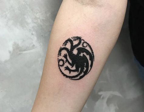 Targaryen Sigil Tattoo, House Of The Dragon Tattoos, Got Tattoo Ideas, House Targaryen Tattoo, House Of The Dragon Tattoo Ideas, Targaryen Tattoo Ideas, Asoiaf Tattoo, House Of The Dragon Tattoo, Dragon Tattoo Game Of Thrones