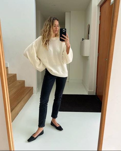 Anouk Yve, Look Adidas, Blue Jean Outfits, Estilo Indie, Skandinavian Fashion, Black Jeans Outfit, London Outfit, Autumn Fits, Fashion People