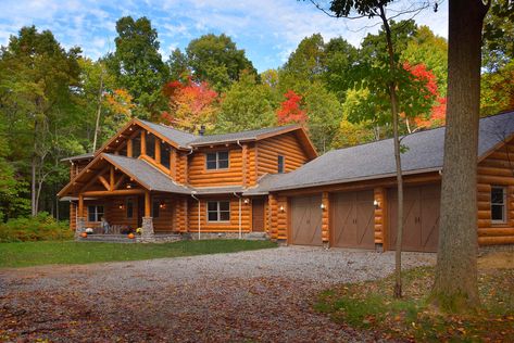 Log Home in the Woods with a 3 Car Attached Garage Tiny Log Cabins, Hocking Hills Cabins, Log Homes Exterior, Log Cabin Exterior, Log Home Builders, Log Home Kits, Log Home Designs, Log Home Floor Plans, Cabin Exterior