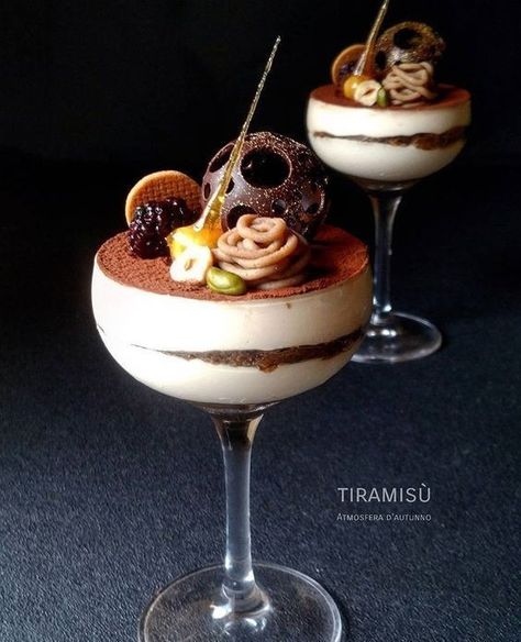 Fancy Desserts Presentation, Desserts Restaurant, Dessert Restaurant, Fancy Desserts Recipes, Gourmet Food Plating, Fine Dining Desserts, Dessert Restaurants, Dessert Presentation, Gourmet Desserts