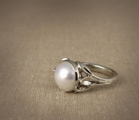 Carved leaf motif; 18K and mabe pearl solitaire Pearl Ring For Men, Pearl Ring Design, Silver Bracelet Designs, Band Tattoos, Forearm Band Tattoos, Peacock Ring, White Pearl Ring, Ancient Indian Architecture, Silver Pearl Ring