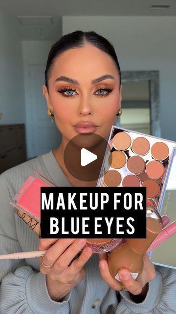 Christen Dominique on Instagram: "Ocean blue eyes are not fair🥲💙🩵🌊  Makeup @solotica Safira lenses Brow Blowout Gel @dominiquecosmetics  Brow Frame Pencil in taupe @dominiquecosmetics  Smooth & Blur Setting powder @dominiquecosmetics  Watermelon glow hue drop @glowrecipe  DreamBeam sunscreen @kosas  Radiant long wear foundation @narsissist  Good apple bronze + sculpt balm @kvdbeauty  Wide Awake full cover concealer @dominiquecosmetics  The OG Palette @thebeautybybel by @carlibel  Chocolate eyeliner @toofaced  Bronze pencil @personacosmetics  Soft Pink Cream Blush @dominiquecosmetics  Pink powder blush @hauslabs  Purrr lashes @houseoflashes  Saddle lip liner @wonderskin  Ribbon gloss @rhode  Enlighten highlighter @rarebeauty  Glow mist @evianspray   #makeup #blueeyesmakeup #makeuptutori Blue Eye Smokey Eye, Soft Blue Eye Makeup, Photoshoot Makeup Blue Eyes, How To Make Blue Eyes Pop, Dreamy Blue Eye Makeup, Soft Glam Makeup Blue Eyes, Blue Eye Makeup Looks, Seductive Eye Makeup Blue Eyes, Light Blue Waterline Makeup