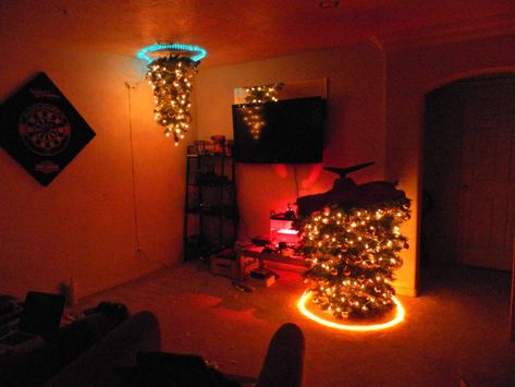 The nerds win X-Mas this year. Everyone go home. #portal Portal Christmas Tree, Christmas Ceiling Decorations Ideas, Diy Christmas Trees, Christmas Ceiling Decorations, Upside Down Christmas Tree, Unusual Christmas Trees, Recycled Christmas Tree, Christmas Creative, Alternative Christmas