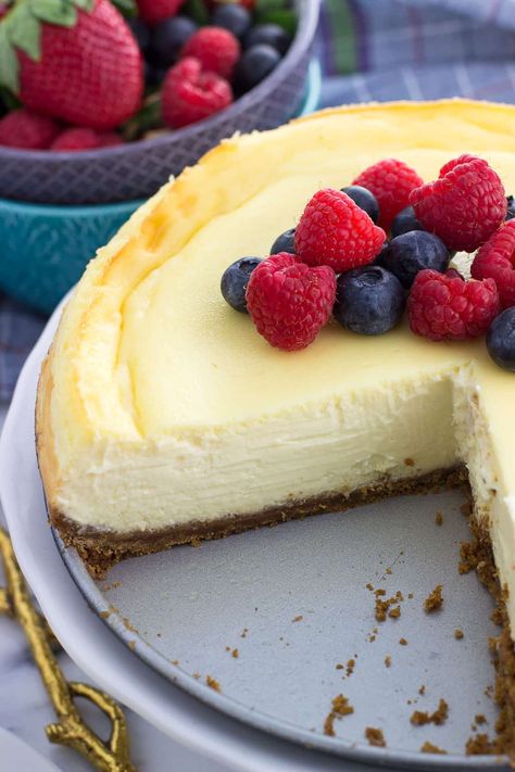 Vanilla Cheesecake Recipes, Sour Cream Cheesecake, No Bake Vanilla Cheesecake, Shugary Sweets, Desserts Keto, Red Velvet Cheesecake, Vanilla Cheesecake, Low Carb Cheesecake, Best Cheesecake