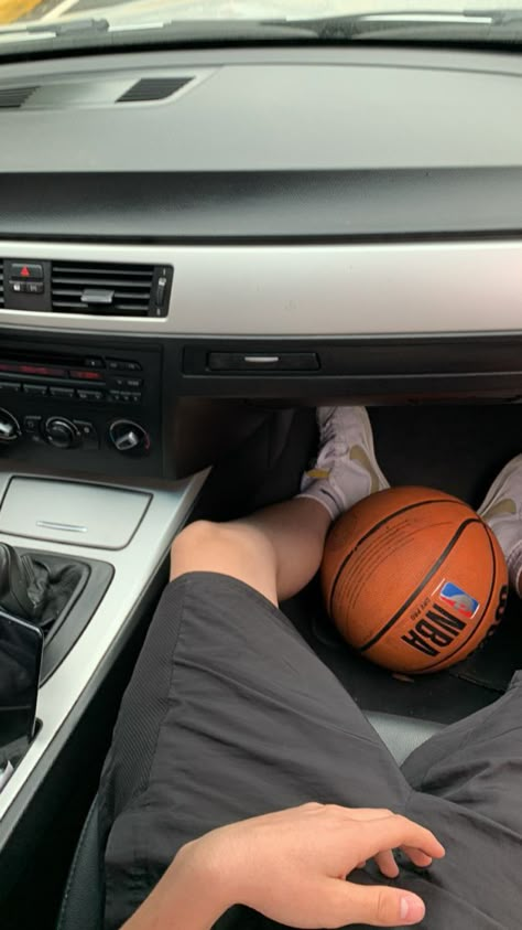 Basket Boy Aesthetic, Basketball Aesthetic, Basketball Boys, Spin The Bottle, Basketball Is Life, Sports Boys, Sports Aesthetic, Boys Basketball, Aesthetic Boy