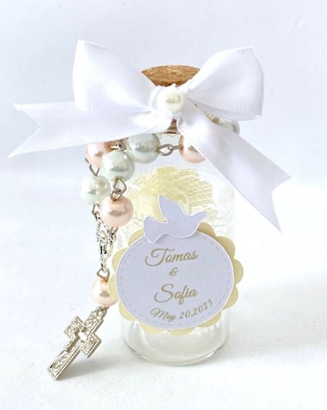 😇 Make the First Communion an Unforgettable Memory! 🎉 Discover our personalized communion favors that combine elegance and spirituality. Our special set includes beautiful holy water bottles and personalized cards with the name of the communicant and the date of their special day. Every detail is carefully designed to reflect the importance of this unique moment in your child’s life. The holy water bottles add a touch of blessing, while the personalized cards offer a meaningful and persona... Water Bottle Favors, Holy Water Bottle, Communion Favors, Personalized Cards, Holy Water, First Communion, Personal Cards, Special Day, Water Bottles