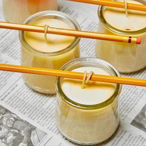 Candles In Glass Jars, Glass Jars Diy, Yogurt Jars, Beeswax Candles Diy, Crafts With Glass Jars, Jars Diy, Diy Jar Crafts, Candle Craft, Jar Diy