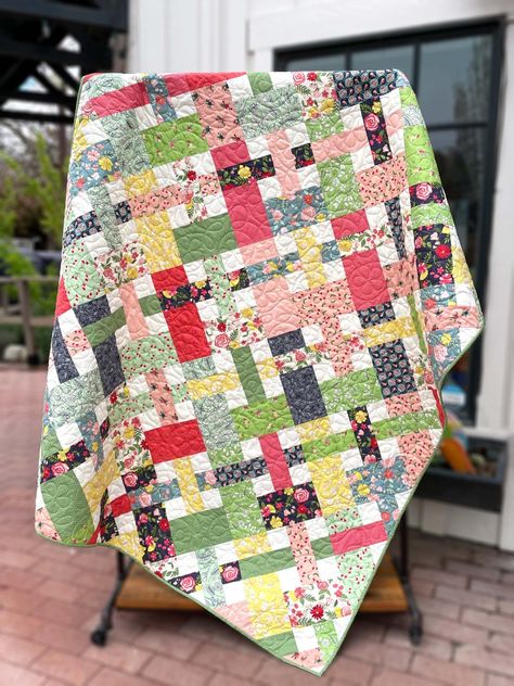 Picnic Pattern, Picnic Quilt Ideas, Picnic Quilts Free Pattern, Picnic Quilts, Picnic Quilt Pattern, Picnic Blanket Quilt Patterns, Picnic Time Quilt Pattern, Patchwork Picnic Blanket, Spring Picnic Quilt Pattern