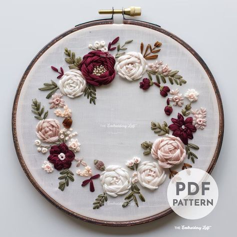 TheEmbroideryLoftCo - Etsy Canada Embroidery Wreath Pattern Free, Rose Stitch Embroidery, Embroidery Wreath Pattern, Embroidery Wreath, Embroidery Hacks, Embroidery Flower Design, Rose Embroidery Pattern, Modern Hand Embroidery Patterns, Wreath Embroidery